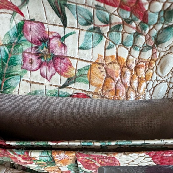 🤍🧡BRAHMIN MULTI SALINGER FLORAL CROC EMBOSSED LEATHER CONTINENTAL WALLET!🤍🧡 - Picture 6 of 6